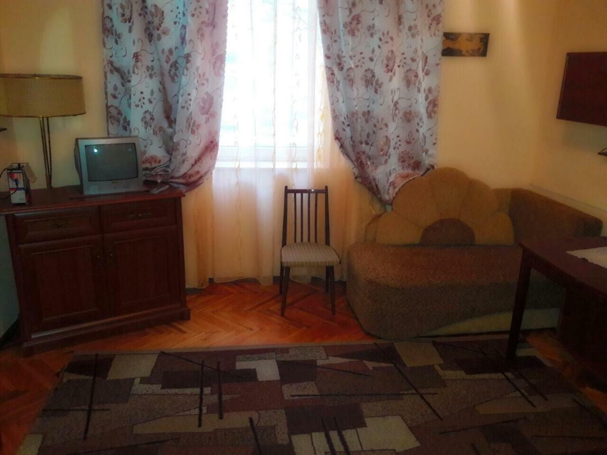 Квартира В Центрі Міста Lviv Exteriör bild